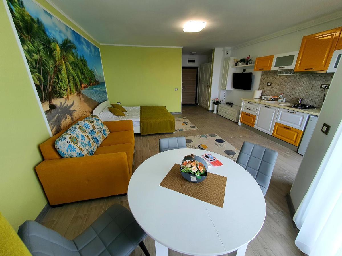 Alezzi Majestic Apartments 115 Navodari Luaran gambar